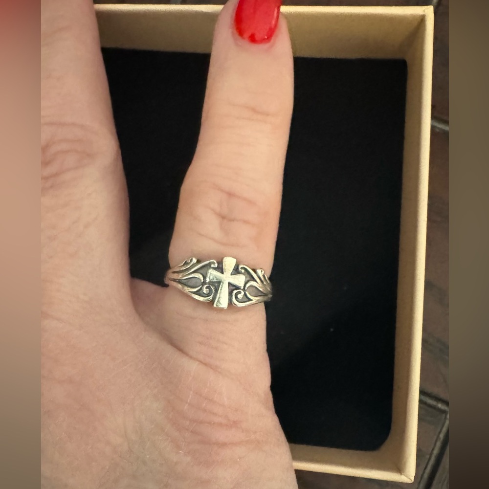 Sterling silver cross with scrolls ring size 6
